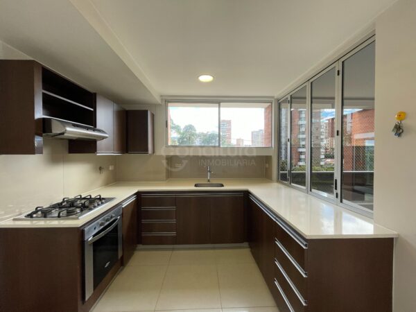 APARTAMENTO EN VENTA EN EL POBLADO EN SECTOR LOS PARRAS - Imagen 4